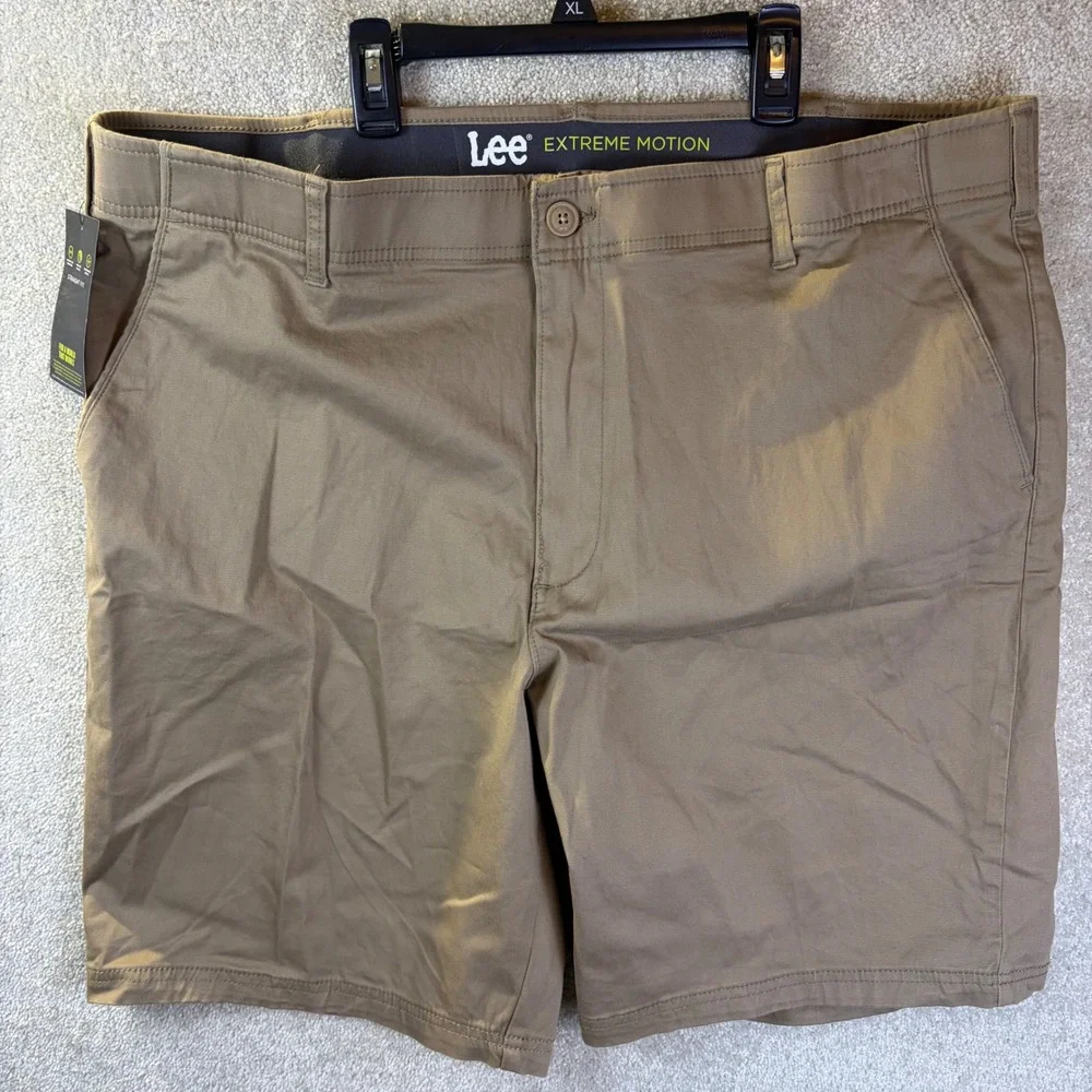 Lee Extreme Motion Shorts Men 42x10 Brown Khaki Straight Fit Chino 104183560 NEW